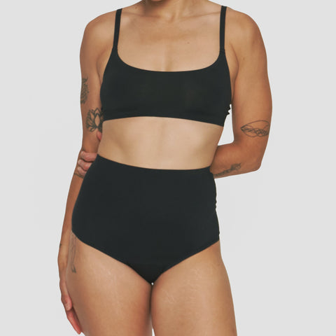 Periodenslip Calliope – High-Waist – Mittlere Blutig – Schwarz