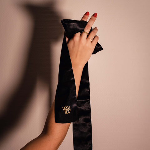 Coffret bandeau en satin noir
